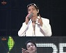[SE★현장] 방탄소년단 뷔 "리허설하다 실수, 종아리 통증 걱정 안 해도 된다"