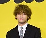 방탄소년단 뷔 통증 호소 "안무 없이 무대" [전문]