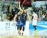 송교창 빠진 KCC, 김지완이 캐리했다..2차 연장 끝에 현대모비스 꺾고 4연승