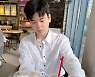 윤민수 子 윤후, 흰셔츠 입으니 성인같네..듬직한 16살