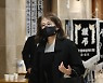 고 이태원 전 대표 조문 마친 배우 오지혜