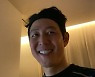 "완전 성기훈"..이정재, 아누팜·정호연 예능 활약에 '아빠 미소'