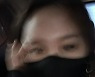 '또렷한 콧대'..'박용근♥' 채리나, 흔들리는 차에서도 셀카는 포기못해