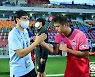 '데뷔전 승리' 황선홍 감독 "득점력 아쉽지만 평정심 잘 유지했다"
