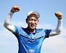 시니어 최강 60세 '한국 랑거' 김종덕, 올시즌 상금왕.."난 영원한 투어선수"