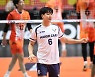 체면 구긴 우승 후보..우리카드·도로공사의 동반 부진