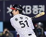 홍창기 '찬스 만든 선두타자 안타' [MK포토]