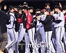 [MD포토] 기뻐하는 LG '위기는 지웠다'