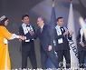 우즈벡 대선서 미르지요예프 현 대통령 압승.."80% 이상 득표"