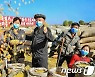 [노동신문 사진] '황금 벼알'이 하늘에서 우수수..북한의 염원
