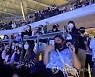5만 명 운집 BTS LA 공연, 깨끗하고 안전..아미 시민의식도 1등