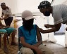 남아공, 결국 백신의무화 카드..확진자 10명 중 1명 영유아
