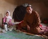 55살 결혼상대로 팔려간 9살 아프간 소녀, 자유 되찾았다