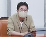 與 이동학 "홍남기, 아들 '특혜 입원' 논란 명쾌하게 해명해야"