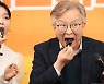 라이브커머스 출연한 권칠승 장관