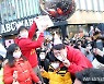 기념사진 찍는 윤석열