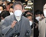 이재명, 사흘째 전북 매타버스..윤석열, 선대위 출범 준비