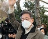 이재명, '골든크로스' 기대감 속 조동연 '악재'에 긴장
