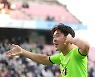 '추가골 성공시키고 세리머니 하는 전북현대 송민규'