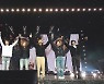 BTS LA 콘서트 티켓 판매 394억원..9년 만에 글로벌 최대 흥행