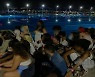 말레이 일일 확진자 5천 명 안팎에도 '풀 파티' 299명 체포