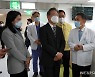 인천의료원 음압병동 찾은 이재명 후보