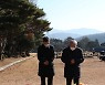 염수정 추기경·정순택 대주교, 김수환·정진석 추기경 묘소 참배
