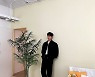 김수현, 서있기만 해도 압도적 분위기..잘생김 폭발 [인스타]