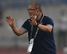 박항서 감독이 이끄는 베트남, 스즈키컵 첫 경기 라오스 2-0 격파