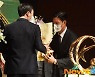 김상식 감독-홍정호 MVP 영광, K리그1 한 해 마무리(종합)