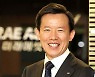 미래에셋증권 최현만 '샐러리맨 신화'.. 국내 금투업계 최초 전문경영인 회장