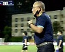 내 제자 건들지마!.. 박항서, '라오스 메시' 봉치엥캄 사커킥에 '분노 표출'
