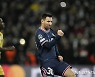 메시, 음바페와 2골씩..PSG, 챔스리그 16강 안착