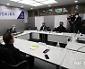 빙상경기연맹 조사위 "(심석희) 손목 스냅으로 미는 영상 확인"
