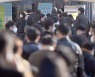 [서울포토]임시선별진료소 찾은 시민들