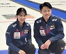 [컬링] 김민지·이기정, 올림픽 자격대회 미국에 패해 조 2위로 준결승 진출