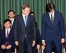 전직 외교관, 文·조국에 2억 소송.."민변 부회장 동생 대신 임명"