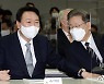 윤석열 35.2%, 이재명 32.9%..20대 76.4% 