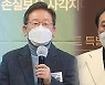 2030 겨냥 정책 행보 가속화..야권 단일화 변수 촉각