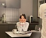 송혜교, 이젠 멜로 여왕에서 애교 여왕? 입술 '쭉'