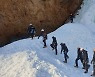 강원 빙벽 등반 잇단 추락 2명 사상..119산악구조대 구조훈련