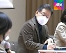 '일하는 여성' 만난 이재명..여가부 논쟁 '참전' 안 해
