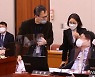 재외국민 투표소 확대·종편서 선거토론..국회 법사위 통과