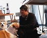 '토리 아빠' 윤석열, 사진 찍을 때도 "토리가 앞에 있다 생각"