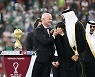 외국인 노동자 6500명 사망..피로 얼룩진 카타르 월드컵