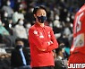 [벤치명암] 'KT전 첫 승' 강을준 감독 "식스맨이 120% 해줬다"