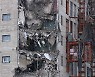 광주 고층아파트 공사 중 외벽 붕괴..1명 부상