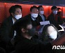 롤파크 찾은 윤석열·이준석 '팬 서비스'