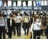 일본, 코로나 신규확진자 4개월 만에 다시 1만명 넘어