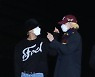 [포토] 스트레이키즈-창빈X현진 '마주보며 하트'